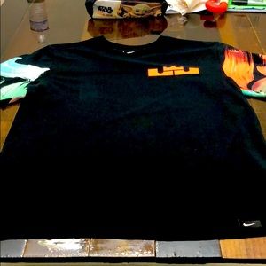 Lebron Nike Attire Large